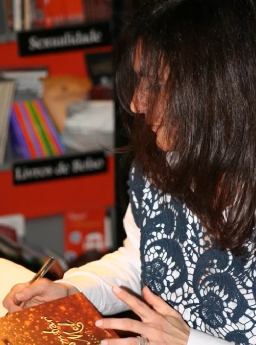 Cecília Vilas Boas no lançamento do livro Âmbar e Mel na Chiado Editora, Lisboa