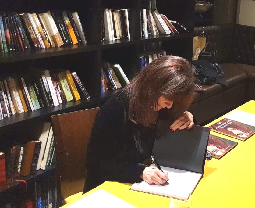 Cecília Vilas Boas no lançamento do livro Pode um Rosto Revelar uma Alma? em Chiado Clube Literário, Lisboa